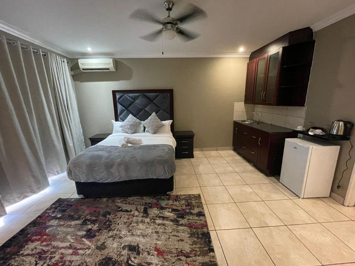 The Black Crown Hotel Hartbeespoort Ngoại thất bức ảnh