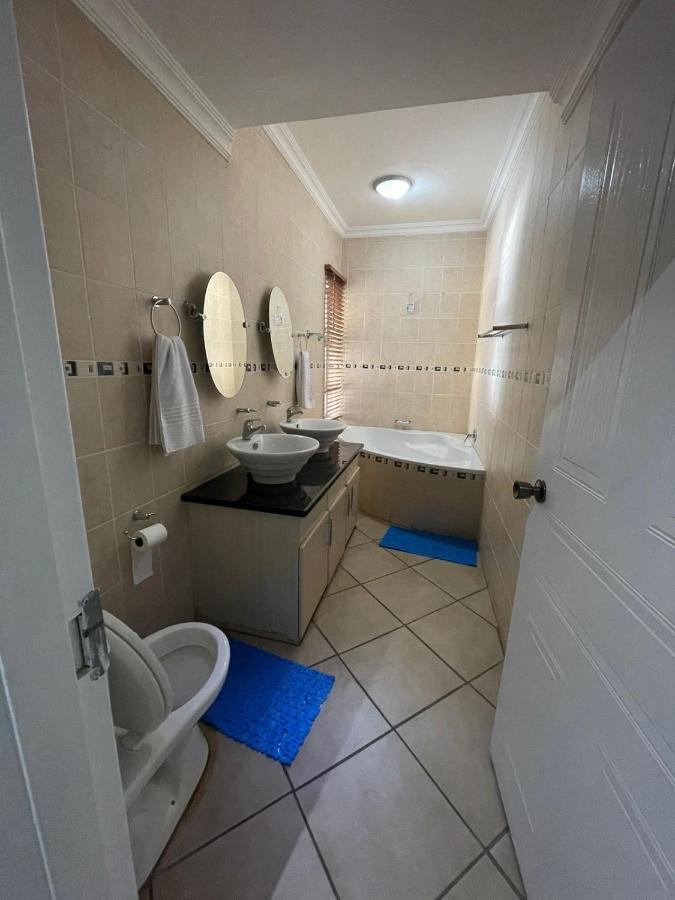 The Black Crown Hotel Hartbeespoort Ngoại thất bức ảnh