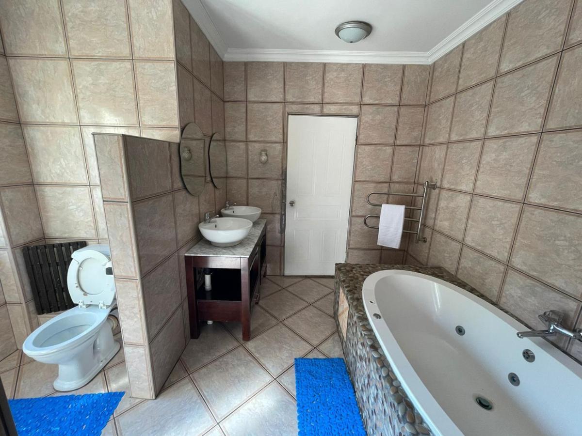 The Black Crown Hotel Hartbeespoort Ngoại thất bức ảnh